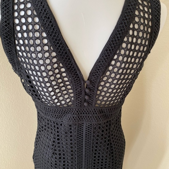 Bardot Women’s V Neck Eyelet Sheath Dress Black Size M Workwear Business Dress - Picture 6 of 12